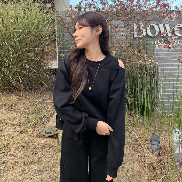 도톰한 기모 어깨트임 트레이닝 세트