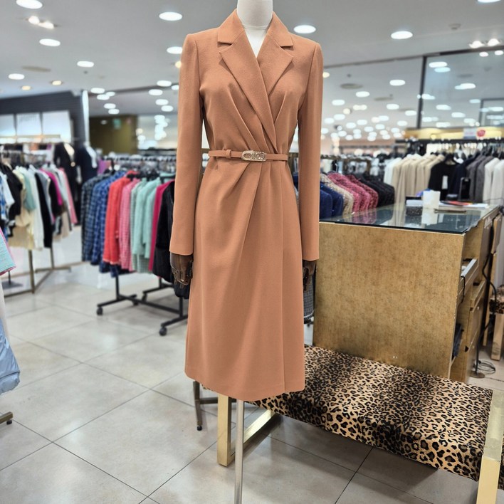 국내백화점  모조에스핀 여성 벨티드 테일러드 카라 원피스 정장 하객룩 오피스