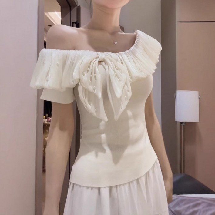 해피유통   여성 여름 오프숄더 블라우스 프릴 장식 세련된 스타일 캐주얼 상의  BJJ001