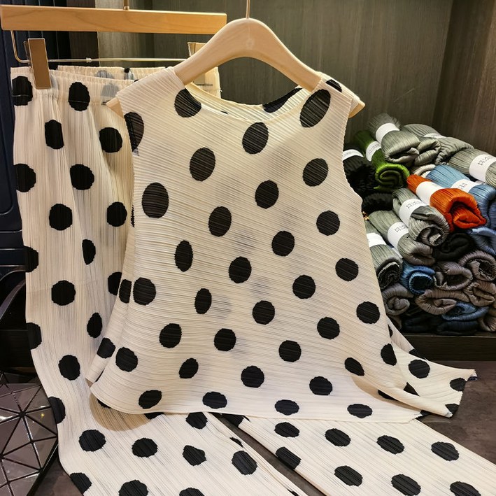 AOUGK 여자 땡땡이 플리츠 세트 주름 나시티 슬랙스 상하세트 여름 투피스 냉감 민소매 티셔츠  밴딩 바지