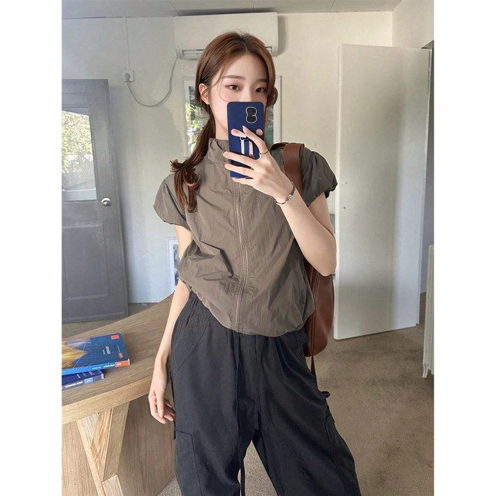 여성 봄여름 가벼운 숏슬리브 집업 자켓  퍼프슬리브 디자인 안감 포함 하단 조절 지퍼 포켓 베스트 데일리 캐주얼
