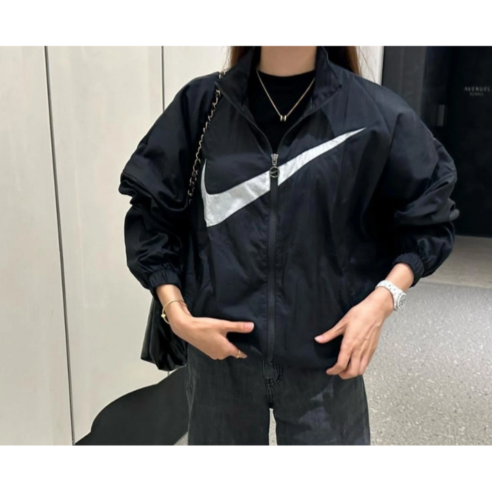 나이키 우먼 에센셜  NSW 에센셜 우븐자켓 (DX5865-010) 블랙 바람막이 자켓