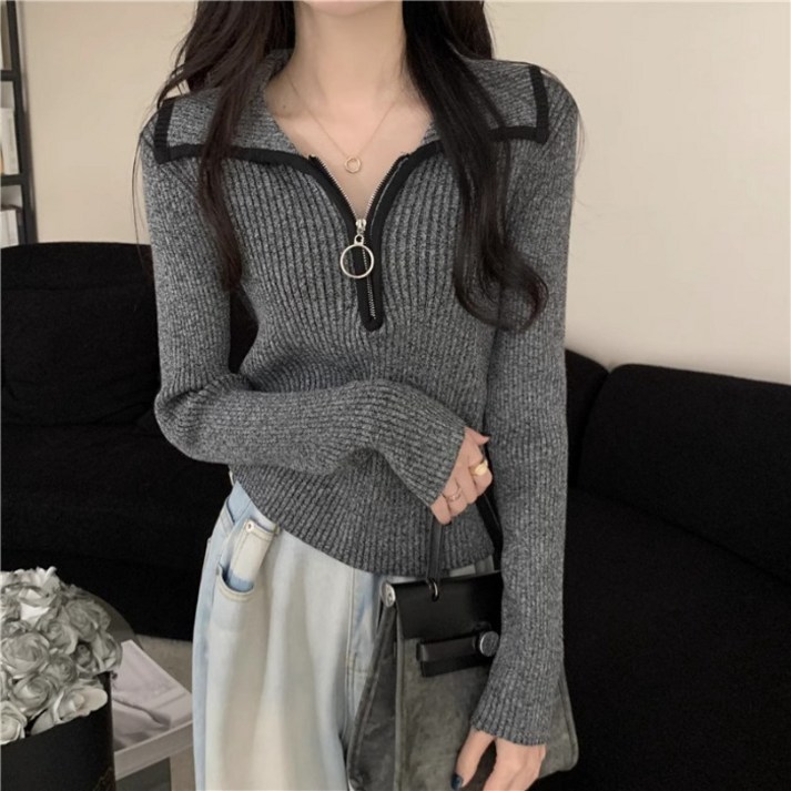 SAHINER 여성 데일리 배색 반집업 카라 슬림핏 소프트 니트 탑