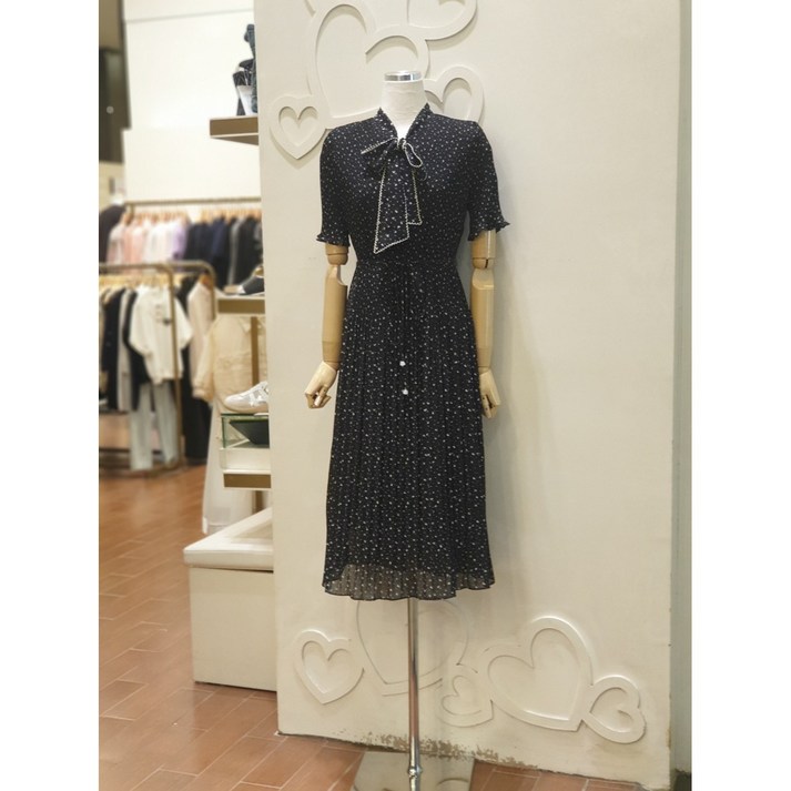 샤틴 리본넥 플리츠 원피스