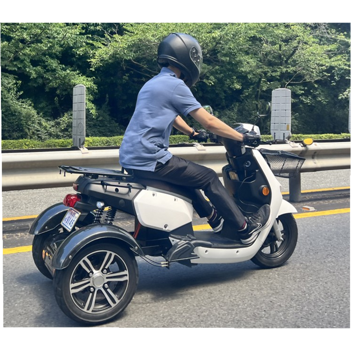 KR 모터스 이스코-트리(삼륜) / 환경부 보조금차량 전기스쿠터 /V-6 브이식스 전기 오토바이