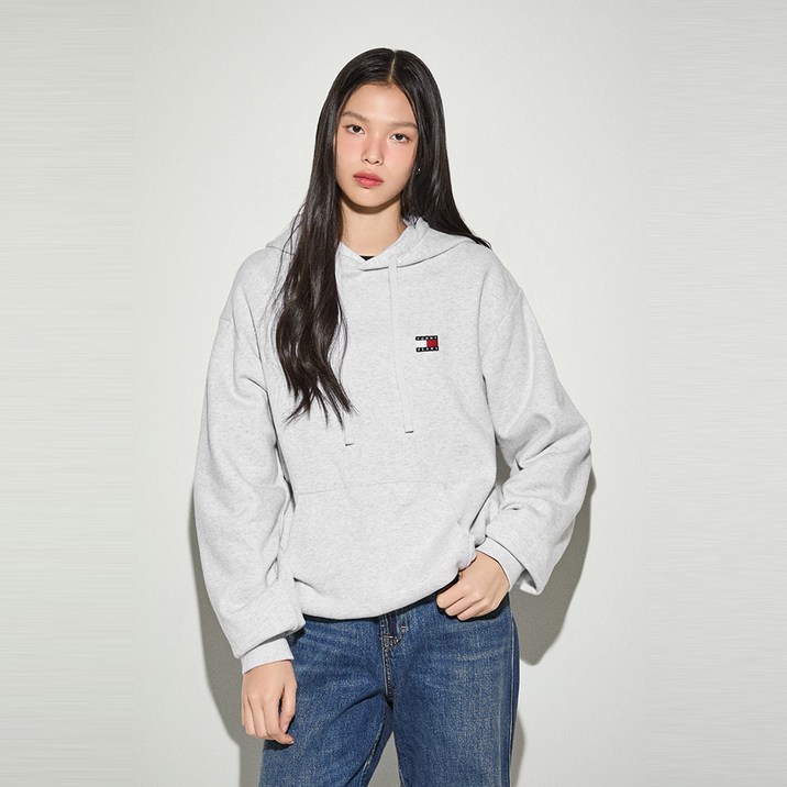 타미힐피거 릴랙스 배지 후디 T32E7TTO22CMT2PJ4