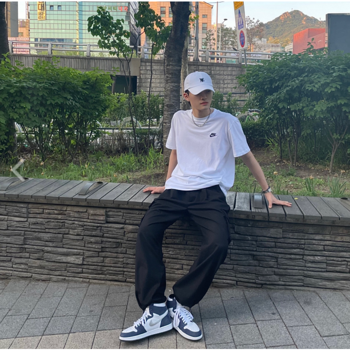 나이키 일반 자수 퓨추라 반팔 티셔츠 AR4997