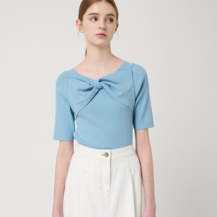 AK플라자 씨씨콜렉트 꼬임 오프숄더 풀오버C252KSK033