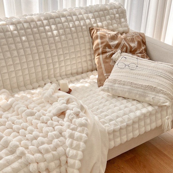 당일출고 클래식 스퀘어 엠보 극세사 겨울담요 페이크 래빗퍼 크림화이트