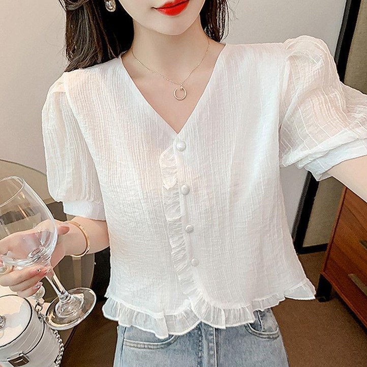 해피유통  여성 여름 브이넥 퍼프소매 크롭 블라우스 데일리룩 단추 프릴 디테일 상의bhf
