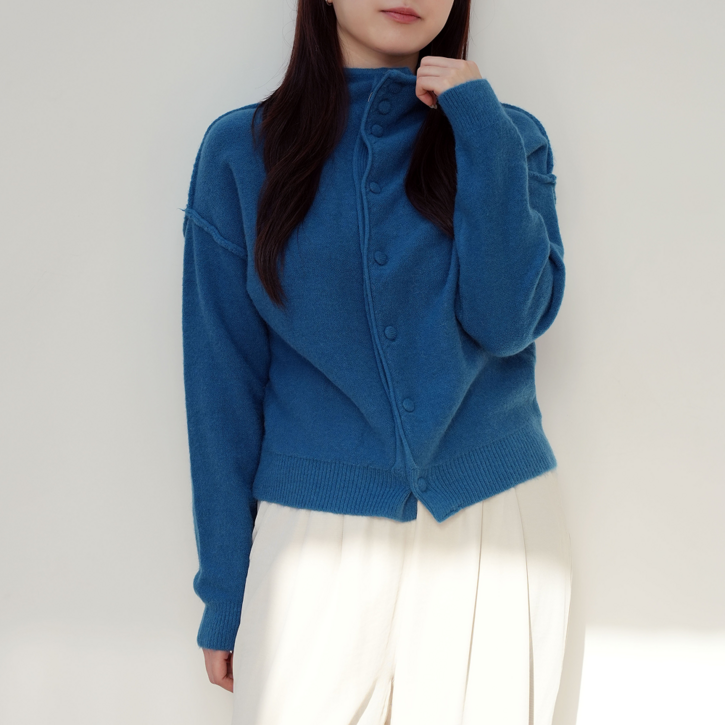 디바이브 여성 하이넥 커버드 세미크롭 시보리 버튼 헤어리 물결 데일리 가디건 니트 스웨터