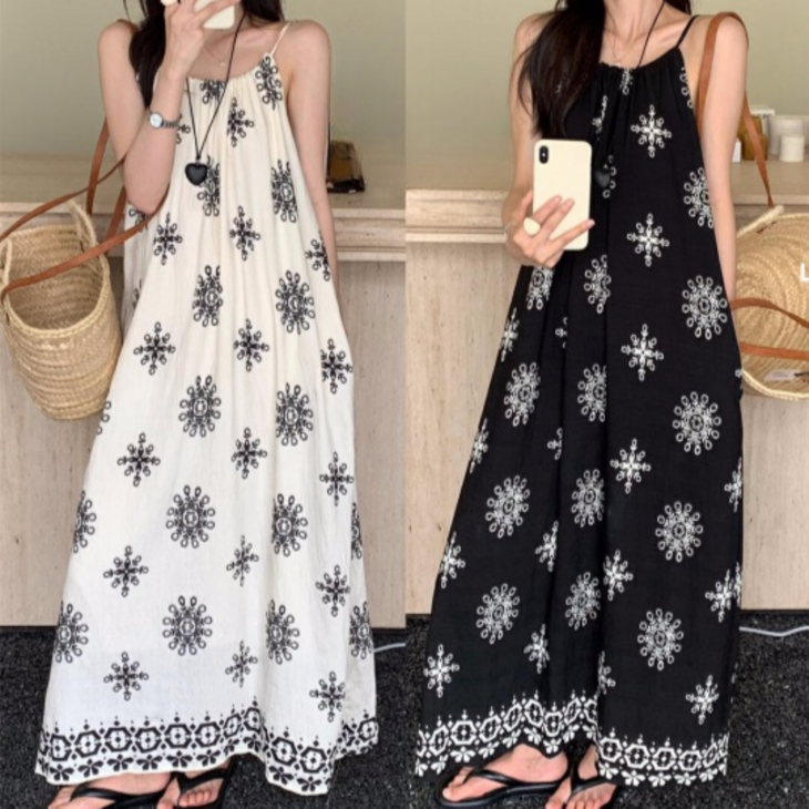 앤드가든  휴양지 원피스 홀터넥 민소매 고급자수 몸매커버